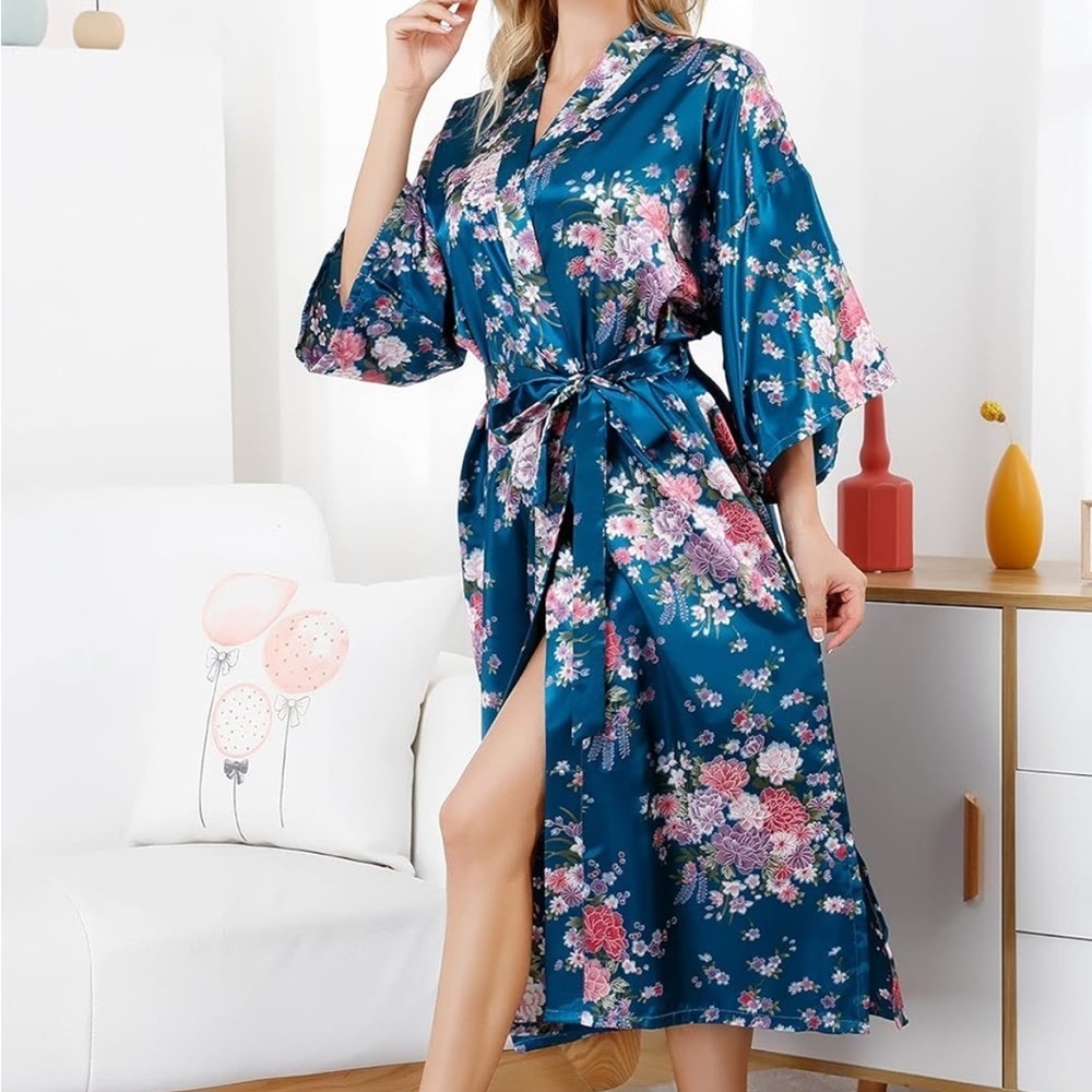 Mustard Seed Silky Blue Floral Kimono Short Robe Attached Belt Sexy Loungewear